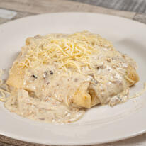  Csirkemellel töltött sós óriáspalacsinta sajtmártásban