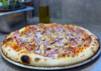 11. Húsimádó pizza