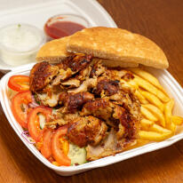 Gyros tál hasábburgonyával