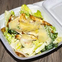 Hagyományos cézár saláta csirkével