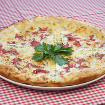 Camembertes pizza