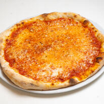 22. Bolognese pizza