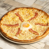 Carbonara pizza