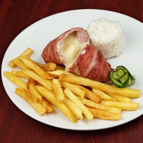 Négyféle sajttal töltött borda bacon köntösben