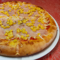 8. Sonkás-kukoricás pizza