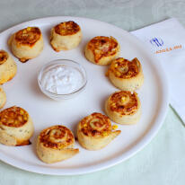 Sonkás-kukoricás pizzagolyó Sonkás-kukoricás pizzagolyó