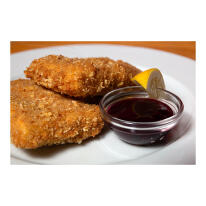 Rántott camembert sajt áfonyalekvárral