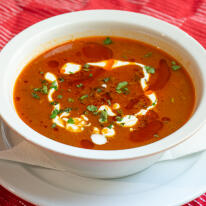 Babgulyás friss kenyérrel