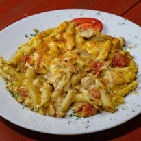 Kemencében pirult csirkés penne