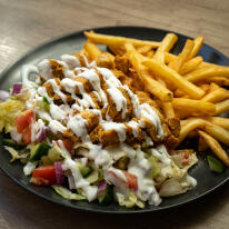 Gyros tál hasábburgonyával