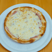  93. Pizza Sonkás