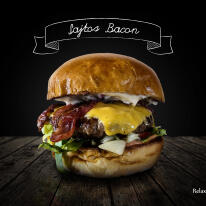 Sajtos bacon burger