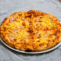 6. Sonkás-kukoricás pizza