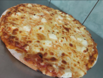 Négysajtos pizza