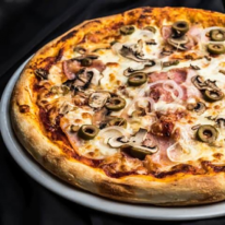 13. Olívás pizza